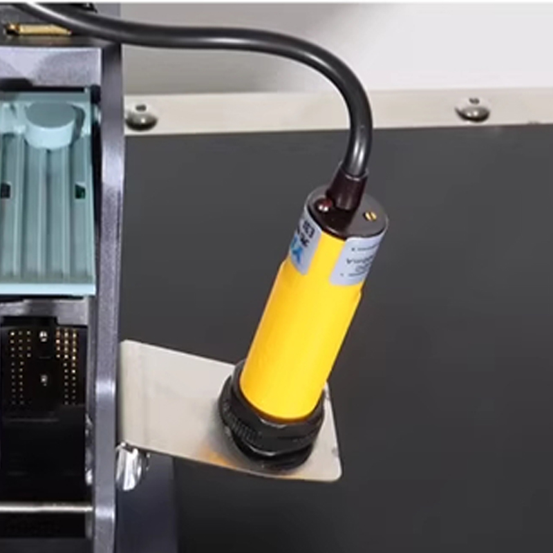 Barcode Printer - เครื่องพิมพ์อิงค์เจ็ทอัตโนมัติพร้อมสายพานลำเลียงสำหรับพิมพ์บาร์โค้ด วันหมดอายุ รหัส QR เครื่องพิมพ์แบบต่อเนื่องสำหรับกล่อง/โลหะ/พลาสติก